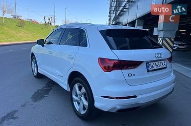 Внедорожник / Кроссовер Audi Q3 2020 в Киеве
