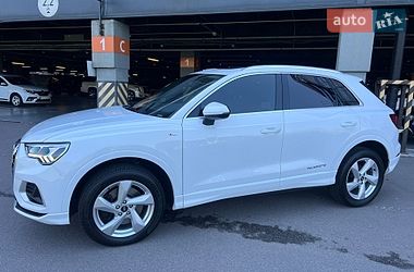 Внедорожник / Кроссовер Audi Q3 2020 в Киеве