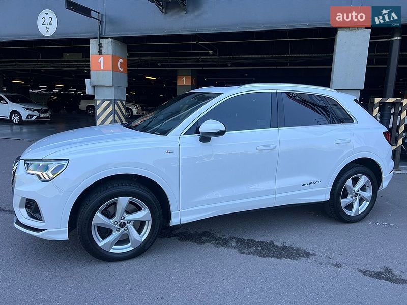 Внедорожник / Кроссовер Audi Q3 2020 в Киеве