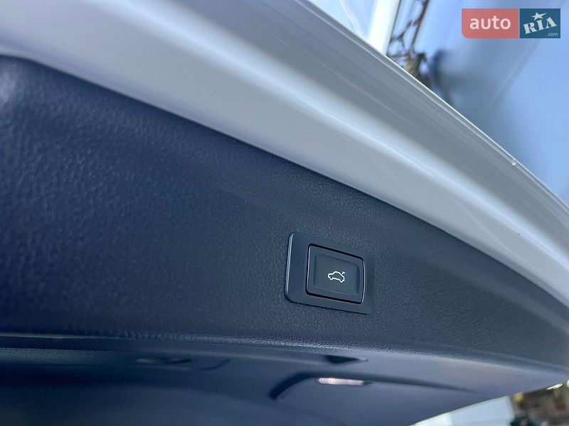 Внедорожник / Кроссовер Audi Q3 2020 в Киеве