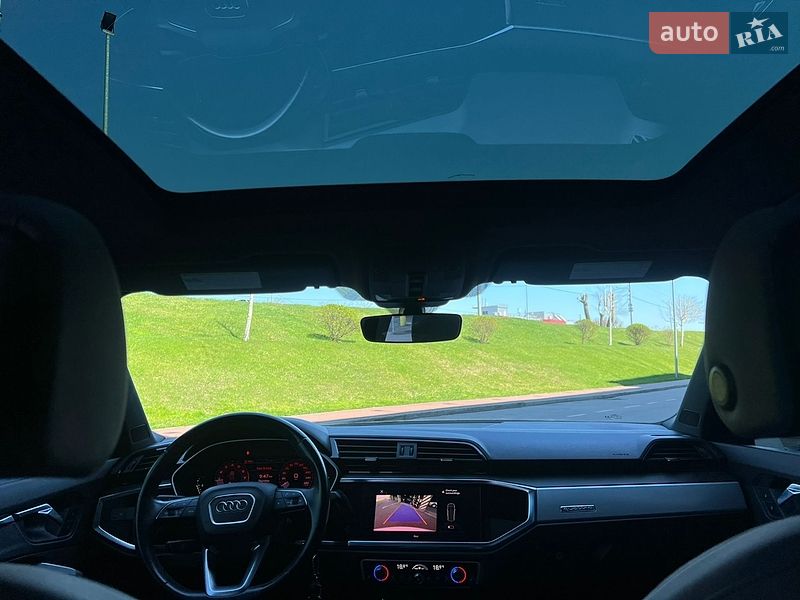 Внедорожник / Кроссовер Audi Q3 2020 в Киеве