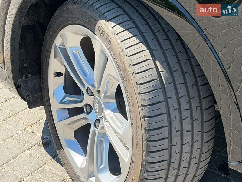 Внедорожник / Кроссовер Audi Q3 2017 в Каменском
