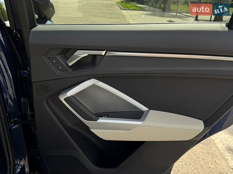 Внедорожник / Кроссовер Audi Q3 2024 в Белой Церкви