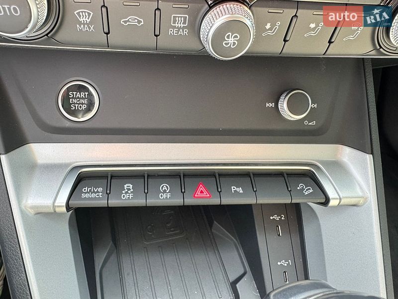 Внедорожник / Кроссовер Audi Q3 2024 в Белой Церкви