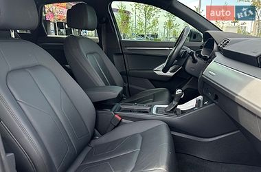 Внедорожник / Кроссовер Audi Q3 2020 в Киеве