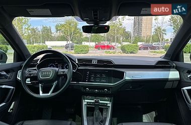 Внедорожник / Кроссовер Audi Q3 2020 в Киеве