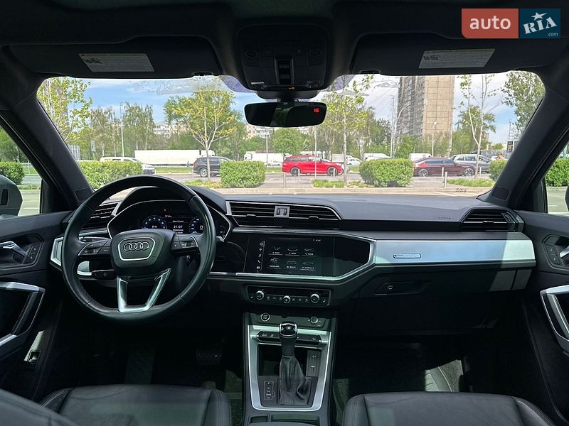 Внедорожник / Кроссовер Audi Q3 2020 в Киеве