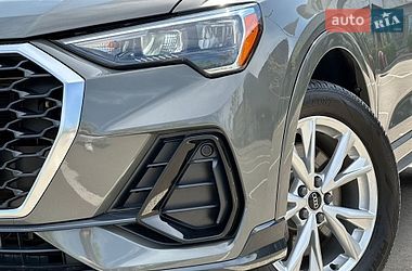 Внедорожник / Кроссовер Audi Q3 2020 в Киеве