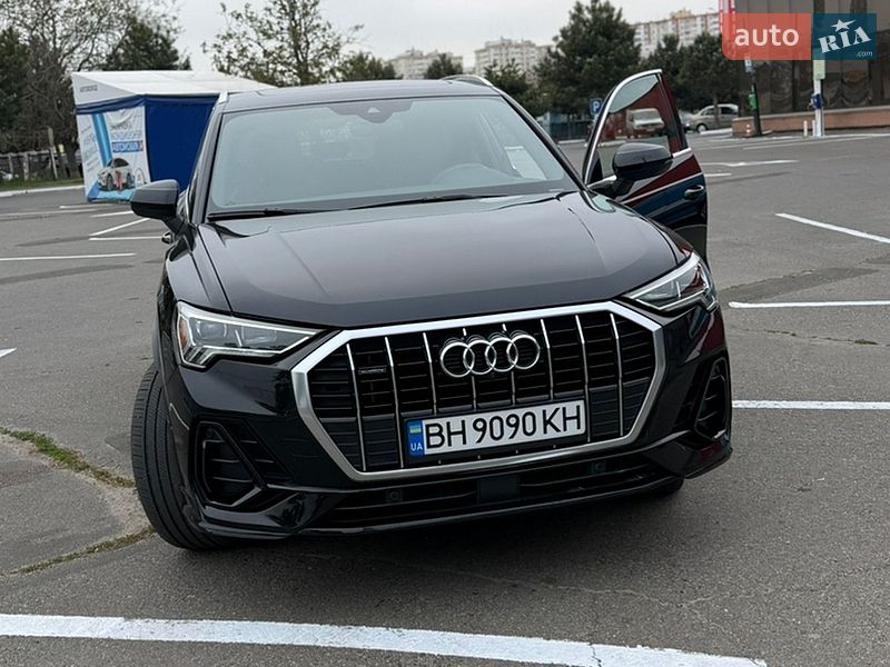 Внедорожник / Кроссовер Audi Q3 2019 в Одессе