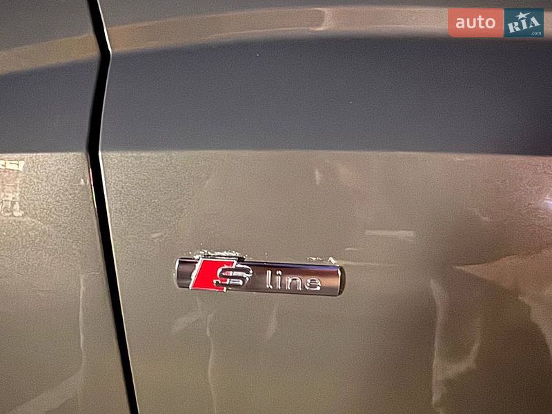 Внедорожник / Кроссовер Audi Q3 2020 в Киеве