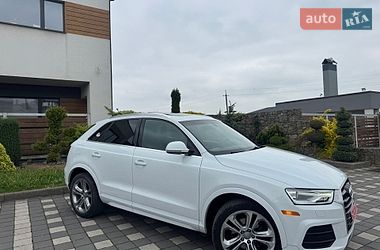 Внедорожник / Кроссовер Audi Q3 2017 в Стрые