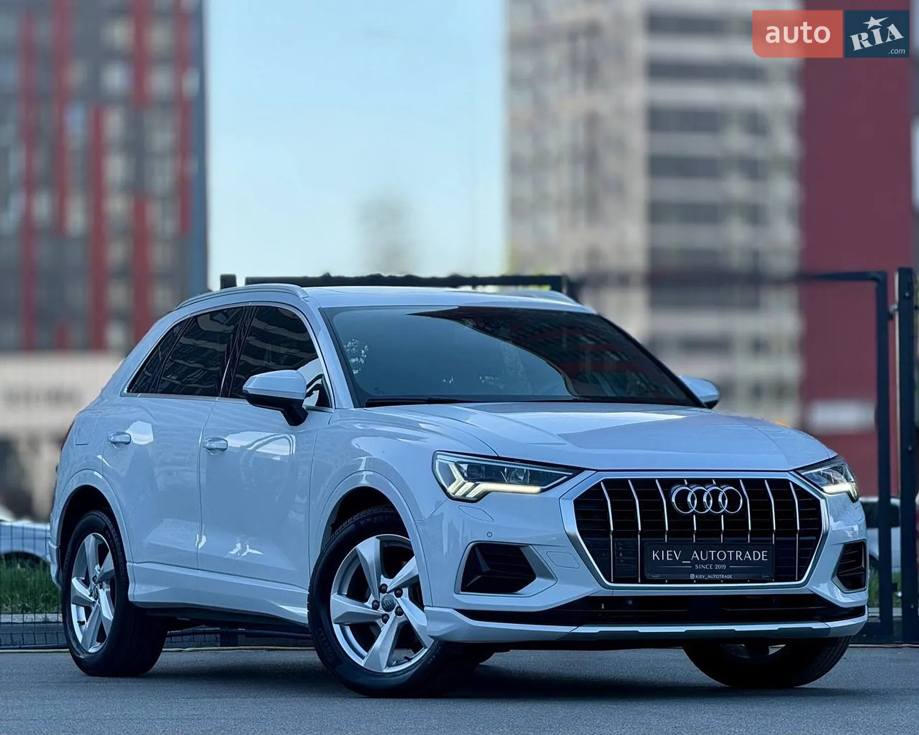 2020 Audi Q3 - фото 1