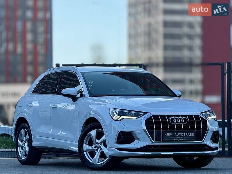 Позашляховик / Кросовер Audi Q3 2020 в Києві