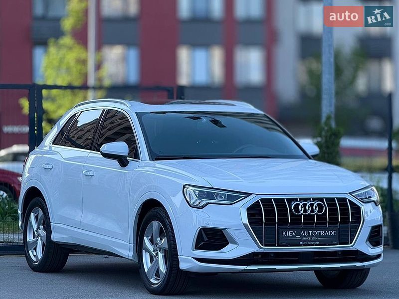 Позашляховик / Кросовер Audi Q3 2020 в Києві