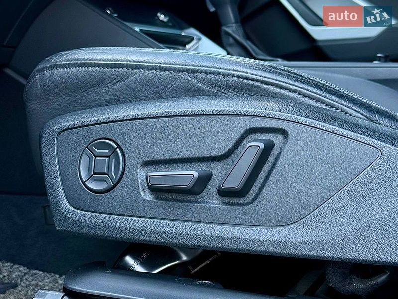 Позашляховик / Кросовер Audi Q3 2020 в Києві