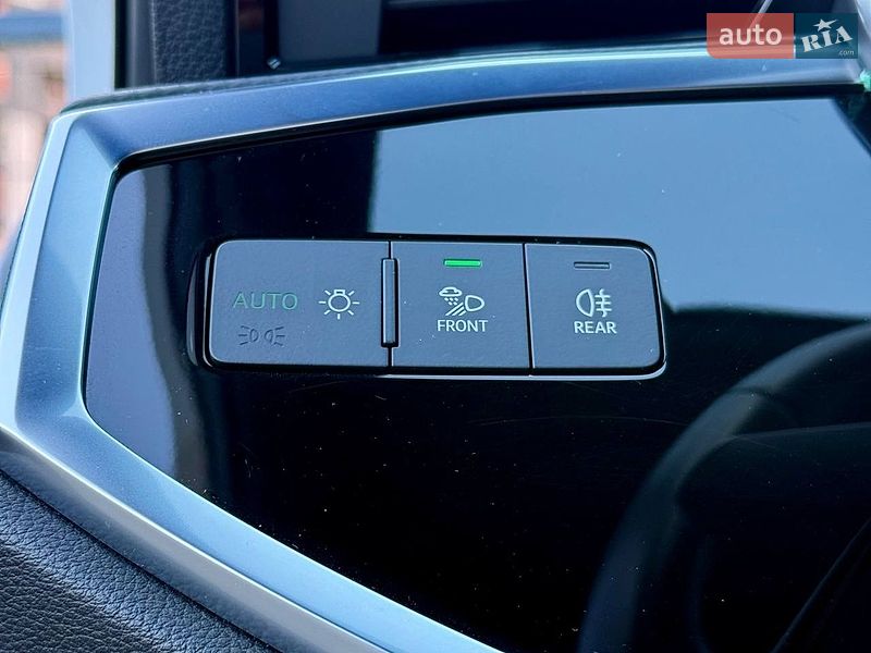 Позашляховик / Кросовер Audi Q3 2020 в Києві