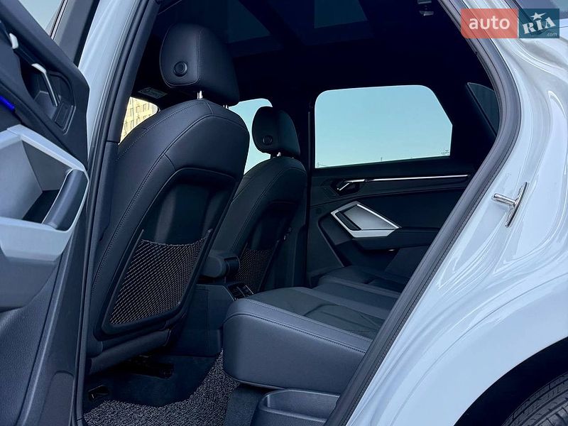Позашляховик / Кросовер Audi Q3 2020 в Києві