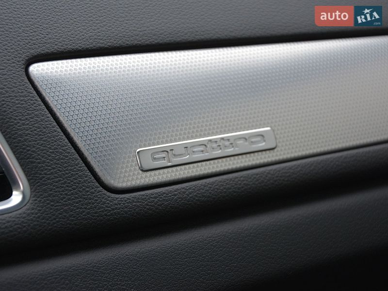 Позашляховик / Кросовер Audi Q3 2016 в Києві