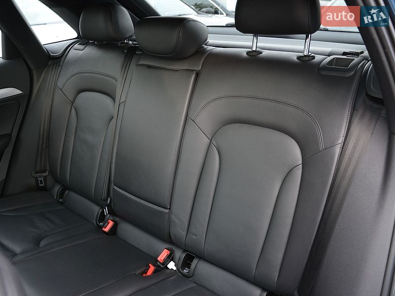 Позашляховик / Кросовер Audi Q3 2016 в Києві