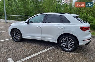 Внедорожник / Кроссовер Audi Q3 2022 в Киеве