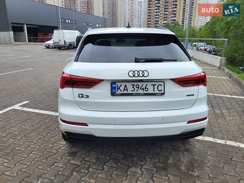 Внедорожник / Кроссовер Audi Q3 2022 в Киеве