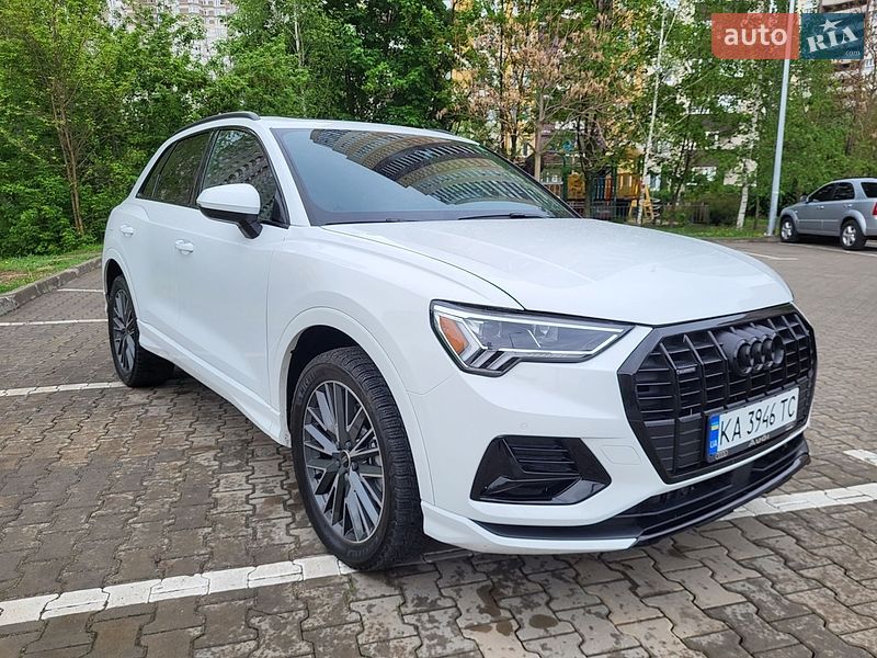 Внедорожник / Кроссовер Audi Q3 2022 в Киеве