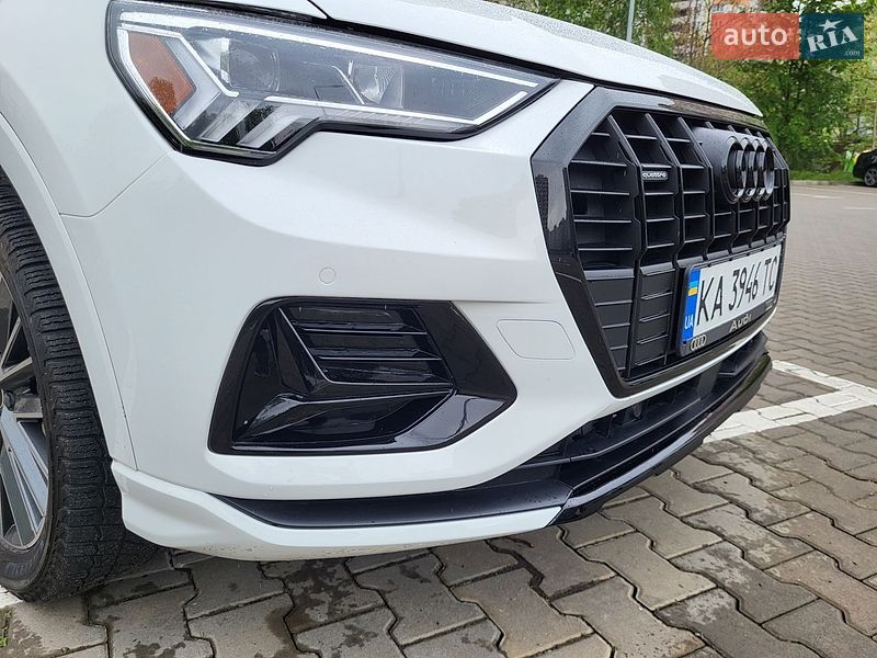 Внедорожник / Кроссовер Audi Q3 2022 в Киеве