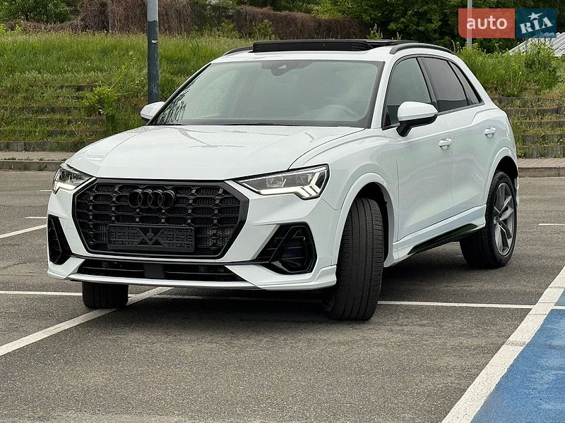 Внедорожник / Кроссовер Audi Q3 2023 в Киеве