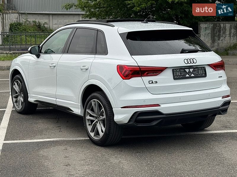 Внедорожник / Кроссовер Audi Q3 2023 в Киеве