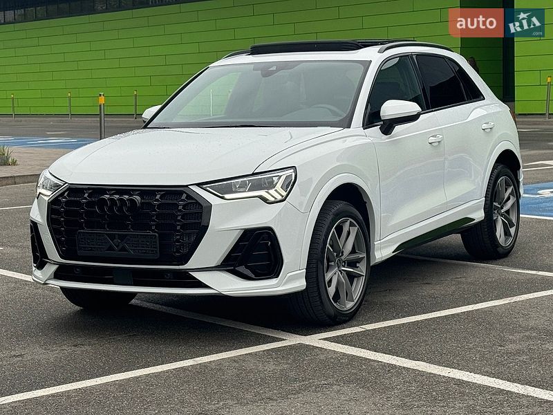 Внедорожник / Кроссовер Audi Q3 2023 в Киеве