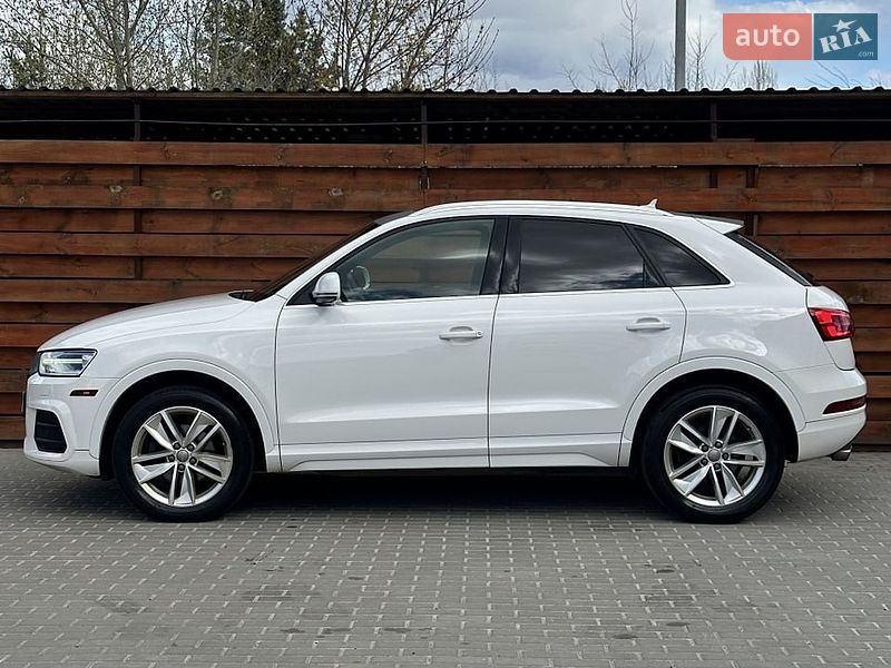 Позашляховик / Кросовер Audi Q3 2016 в Білогородці