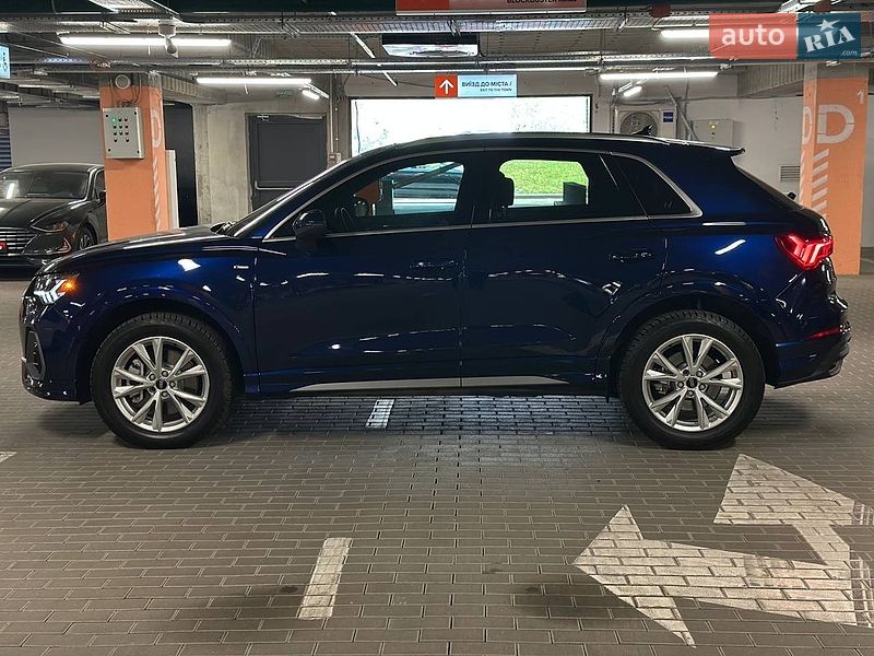 Позашляховик / Кросовер Audi Q3 2024 в Києві