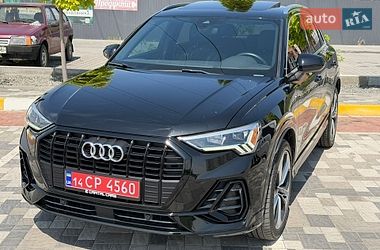 Внедорожник / Кроссовер Audi Q3 2020 в Киеве