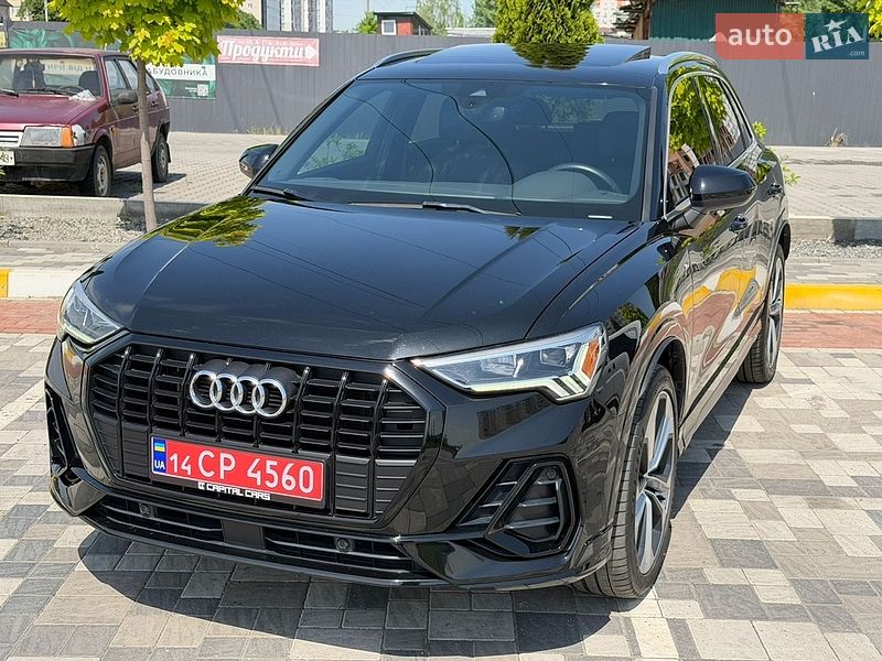Внедорожник / Кроссовер Audi Q3 2020 в Киеве