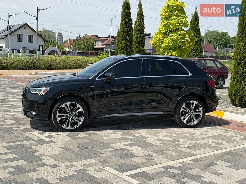 Внедорожник / Кроссовер Audi Q3 2020 в Киеве
