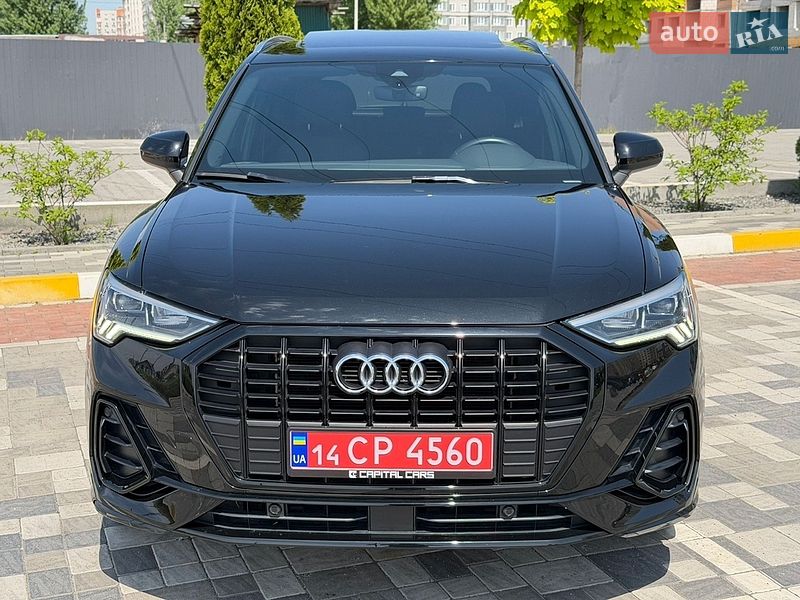 Внедорожник / Кроссовер Audi Q3 2020 в Киеве