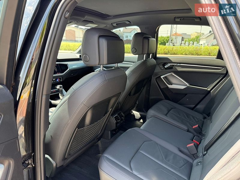 Внедорожник / Кроссовер Audi Q3 2020 в Киеве