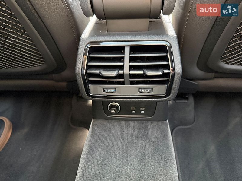 Внедорожник / Кроссовер Audi Q3 2020 в Киеве