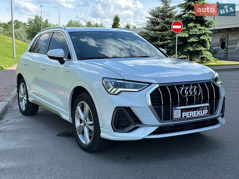 Внедорожник / Кроссовер Audi Q3 2019 в Киеве