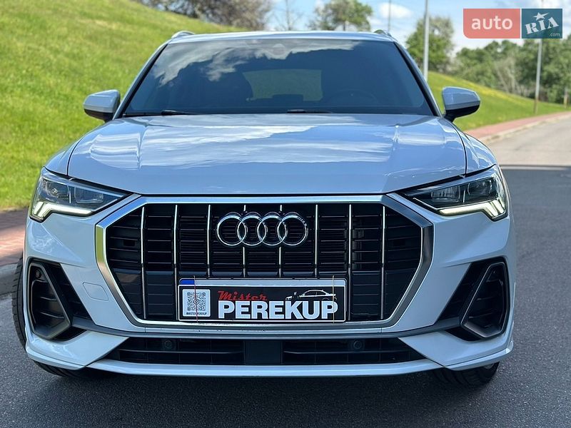Внедорожник / Кроссовер Audi Q3 2019 в Киеве