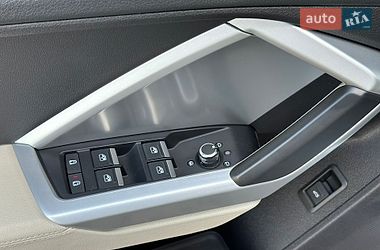 Внедорожник / Кроссовер Audi Q3 2019 в Киеве