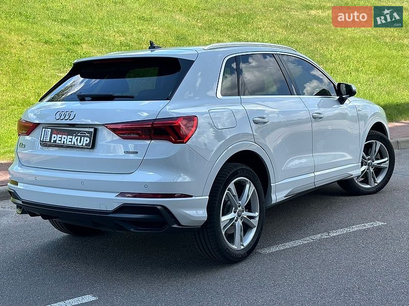 Внедорожник / Кроссовер Audi Q3 2019 в Киеве