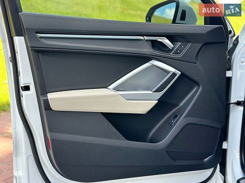 Внедорожник / Кроссовер Audi Q3 2019 в Киеве