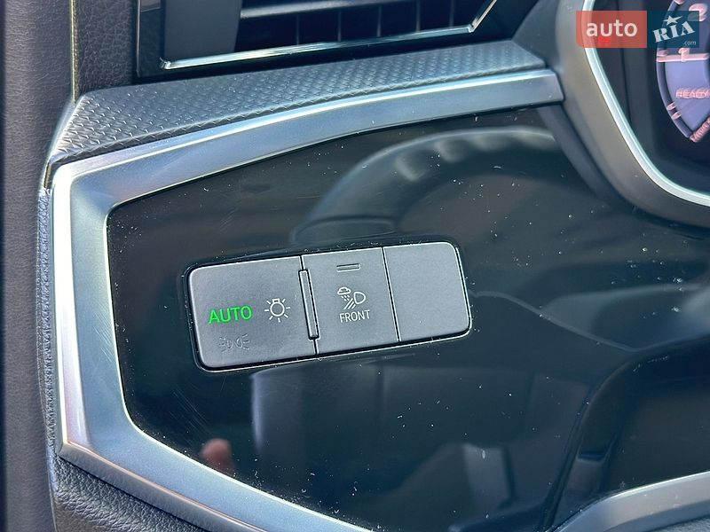 Внедорожник / Кроссовер Audi Q3 2019 в Киеве