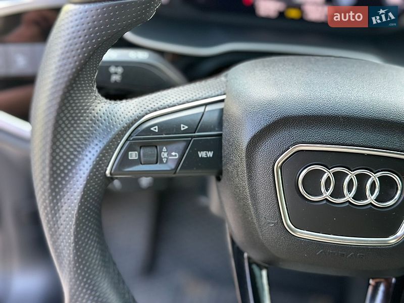 Внедорожник / Кроссовер Audi Q3 2019 в Киеве