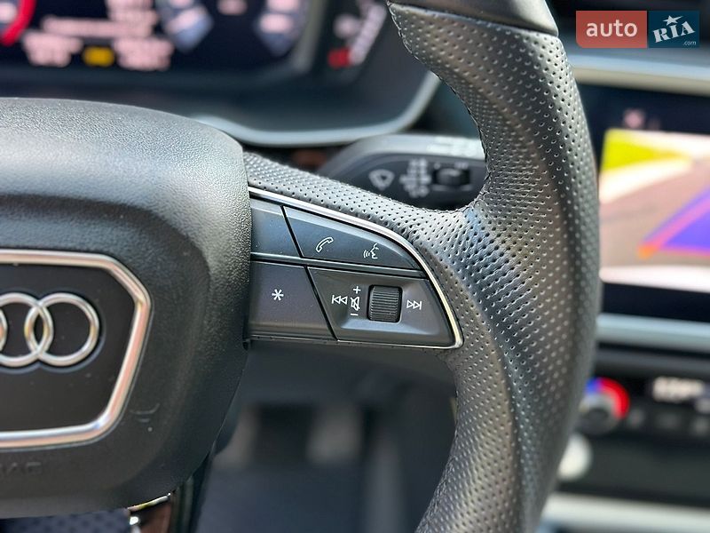 Внедорожник / Кроссовер Audi Q3 2019 в Киеве