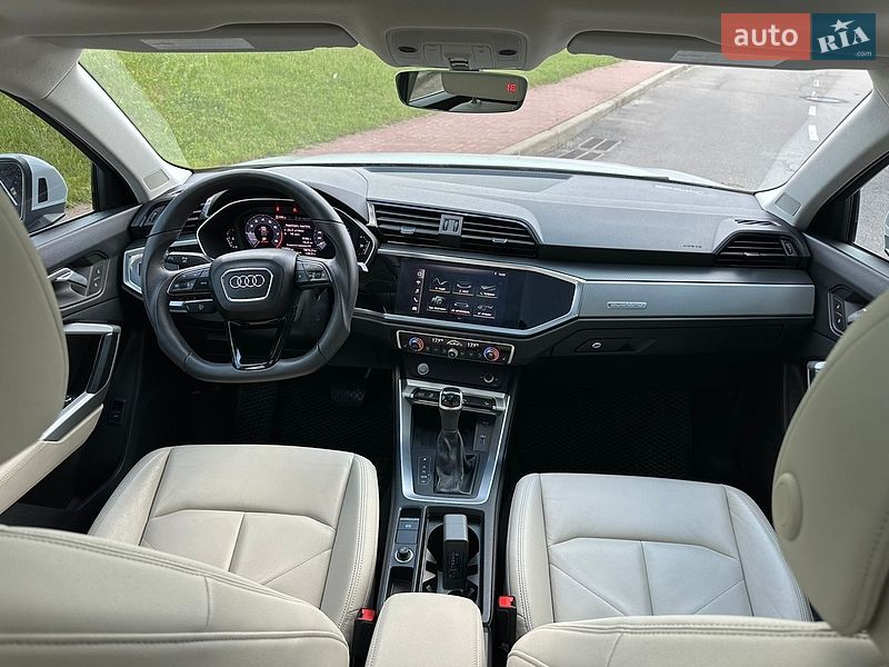 Внедорожник / Кроссовер Audi Q3 2019 в Киеве