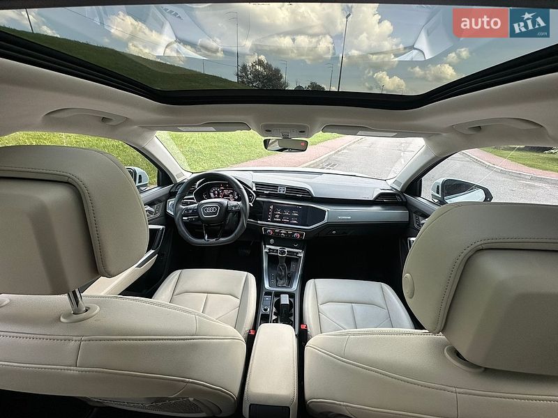 Внедорожник / Кроссовер Audi Q3 2019 в Киеве