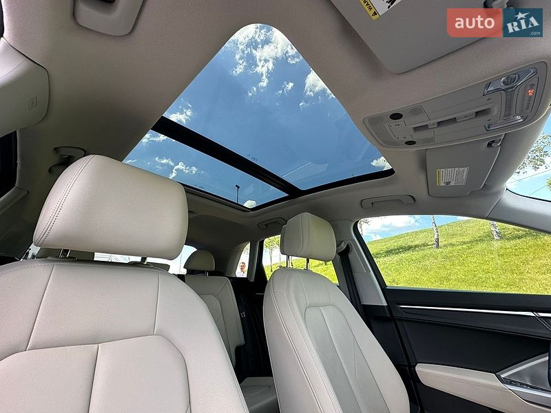 Внедорожник / Кроссовер Audi Q3 2019 в Киеве