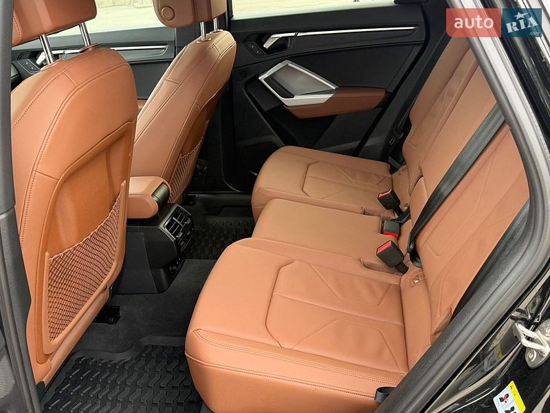 Внедорожник / Кроссовер Audi Q3 2024 в Тернополе